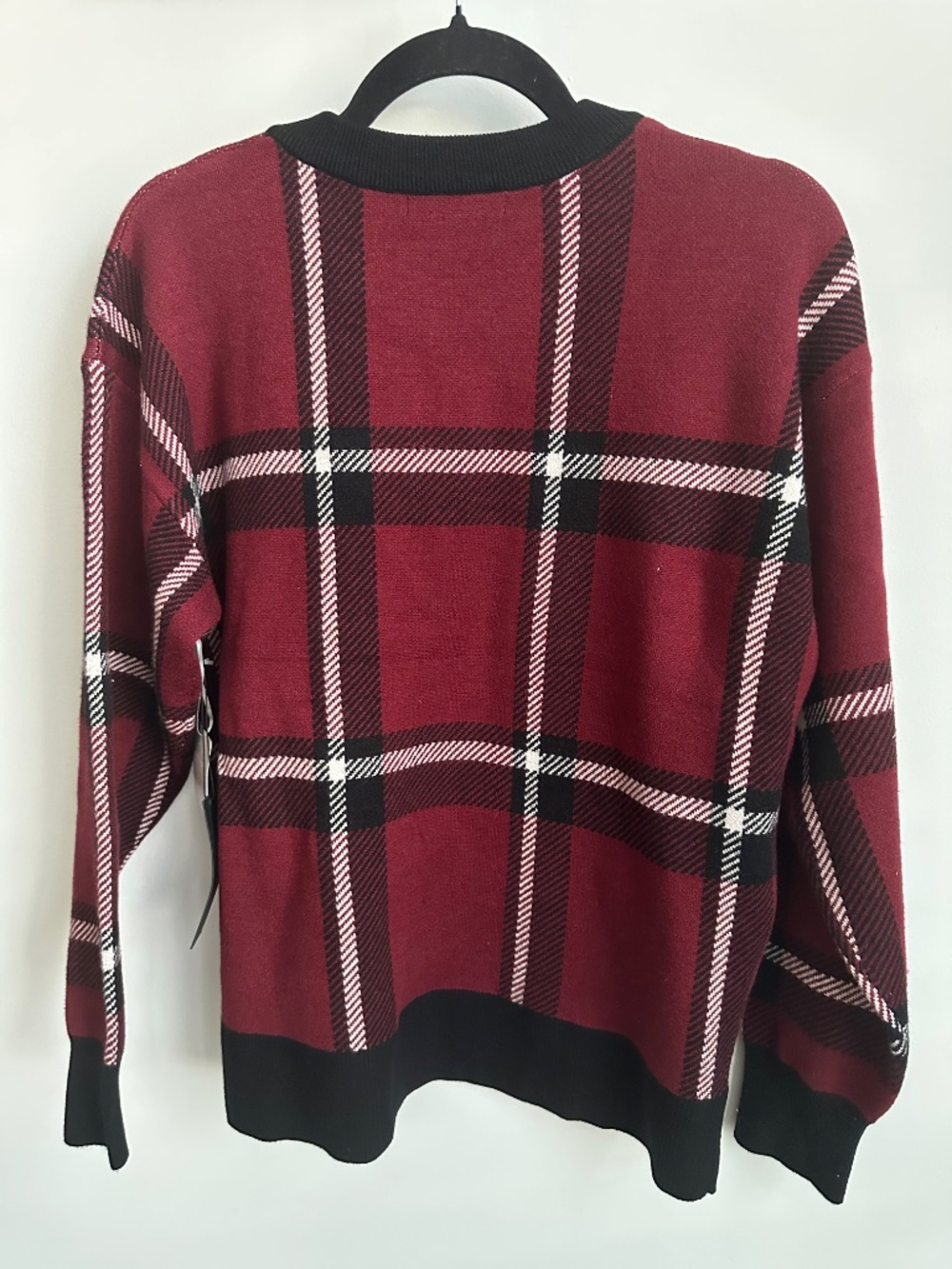Tahari Women’s Plaid Sweater Size L Red Black Crewneck NWT Cozy Chic - Picture 5 of 13